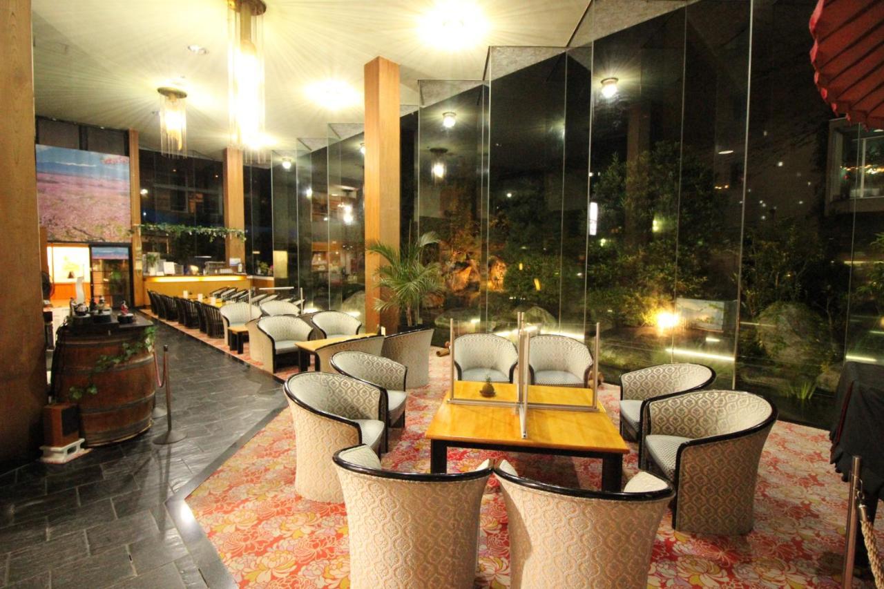 Hotel Hatta Fuefuki Buitenkant foto